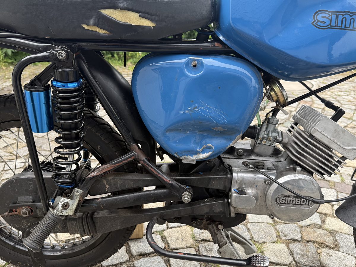 Verzogener Hauptrahmen und beschädigte Telegabel einer Simson S51, wirtschaftlicher Totalschaden
