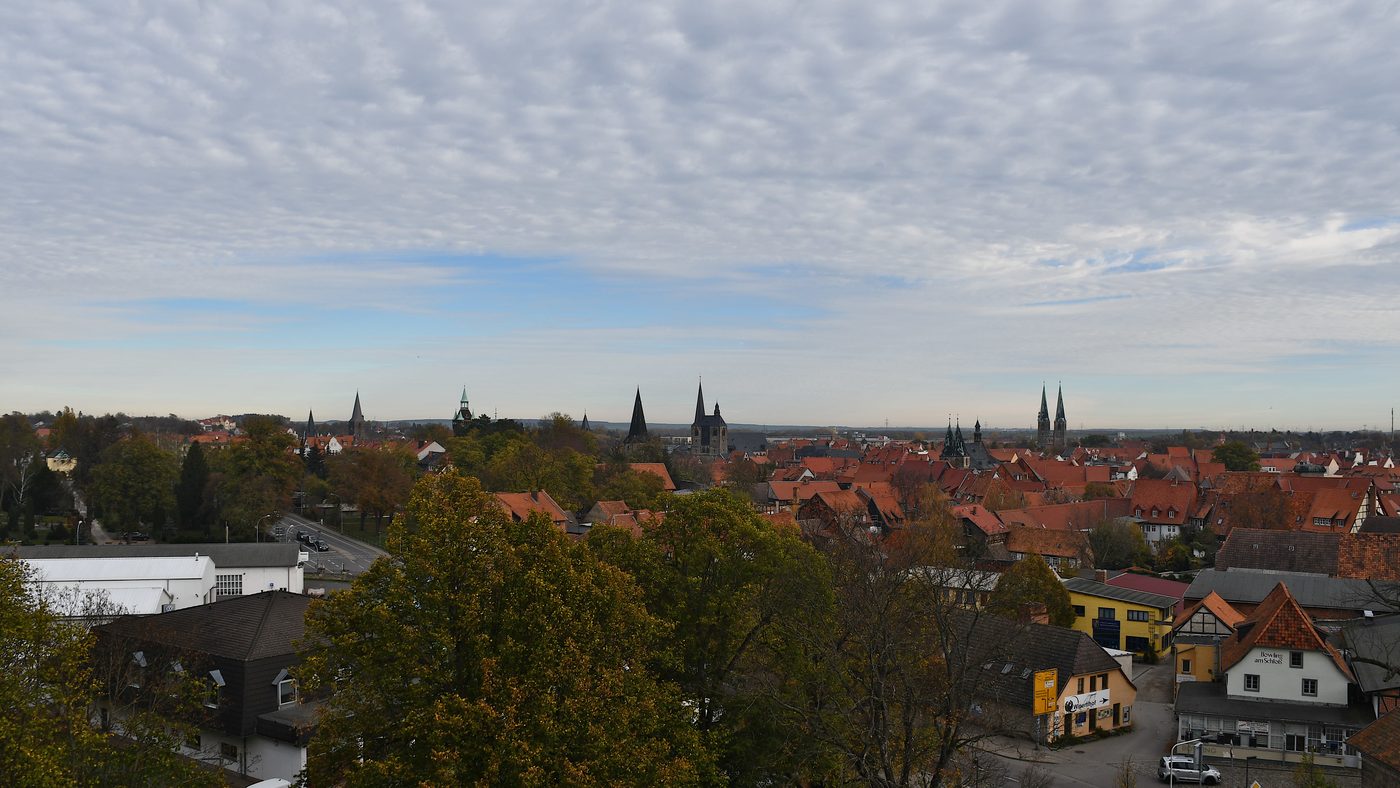 Historische Häuserzeile am Domplatz in Quedlinburg, Einsatzgebiet von QLB Gutachten